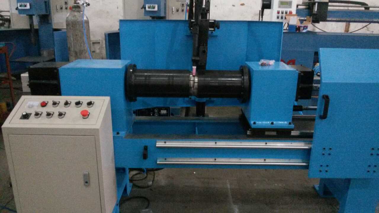 多槍環(huán)縫焊接機(jī)