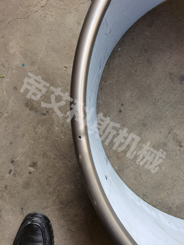 自動(dòng)筒體卷邊